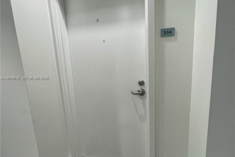 Купить кондоминиум в Майами, Флорида 1 спальня, 63.08м2, № 2256658 - фото 15