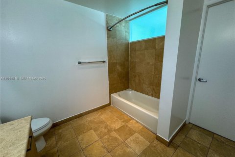 Купить кондоминиум в Майами, Флорида 1 спальня, 63.08м2, № 2256658 - фото 12