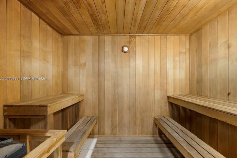 Купить кондоминиум в Майами, Флорида 1 спальня, 63.08м2, № 2256658 - фото 25