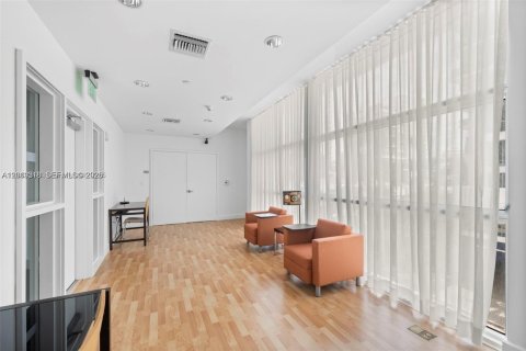 Купить кондоминиум в Майами, Флорида 1 спальня, 63.08м2, № 2256658 - фото 22