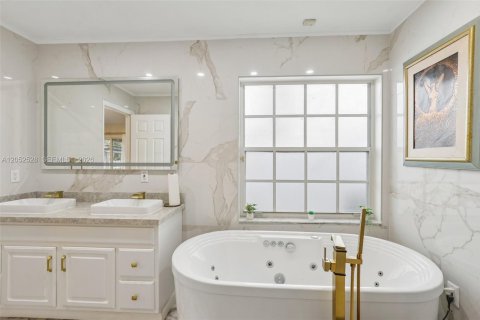 Villa ou maison à vendre à Plantation, Floride: 4 chambres, 170.01 m2 № 2244111 - photo 9