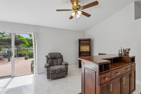 Villa ou maison à vendre à Plantation, Floride: 4 chambres, 170.01 m2 № 2244111 - photo 18