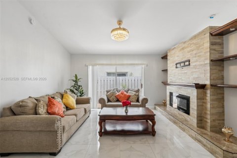 Villa ou maison à vendre à Plantation, Floride: 4 chambres, 170.01 m2 № 2244111 - photo 11