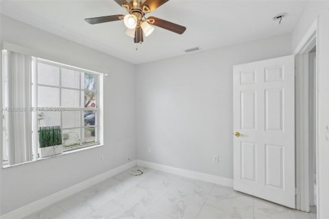Villa ou maison à vendre à Plantation, Floride: 4 chambres, 170.01 m2 № 2244111 - photo 29