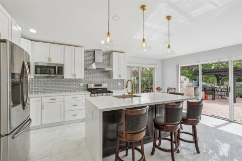 Villa ou maison à vendre à Plantation, Floride: 4 chambres, 170.01 m2 № 2244111 - photo 14