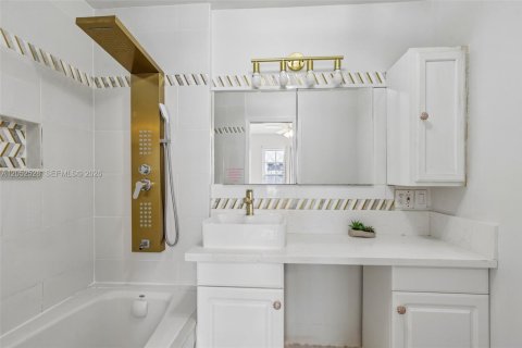 Villa ou maison à vendre à Plantation, Floride: 4 chambres, 170.01 m2 № 2244111 - photo 22