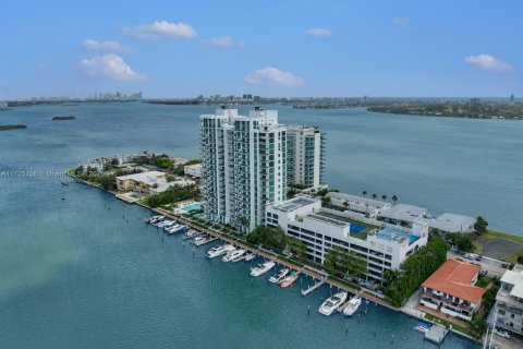 Condominio en venta en North Bay Village, Florida, 2 dormitorios, 130.99 m2 № 1763355 - foto 30