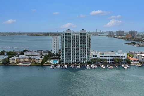Condominio en venta en North Bay Village, Florida, 2 dormitorios, 130.99 m2 № 1763355 - foto 29