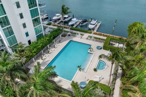 Condominio en venta en North Bay Village, Florida, 2 dormitorios, 130.99 m2 № 1763355 - foto 25