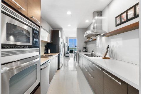Condominio en venta en North Bay Village, Florida, 2 dormitorios, 130.99 m2 № 1763355 - foto 14