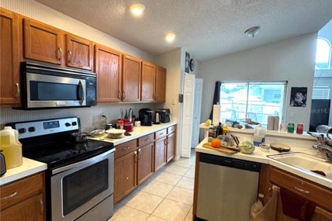 House in Davenport, Florida 3 bedrooms, 180.14 sq.m. № 1911827 - photo 7