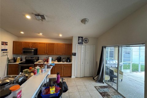 House in Davenport, Florida 3 bedrooms, 180.14 sq.m. № 1911827 - photo 8