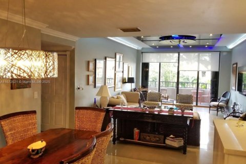 Condominio en alquiler en Key Biscayne, Florida, 3 dormitorios, 185.9 m2 № 1934125 - foto 3