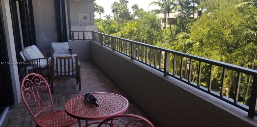 Condo in Key Biscayne, Florida, 3 bedrooms № 1934125