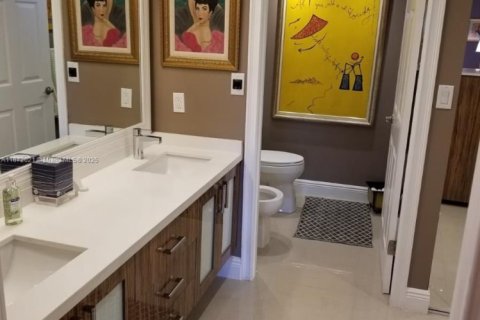 Condominio en alquiler en Key Biscayne, Florida, 3 dormitorios, 185.9 m2 № 1934125 - foto 8