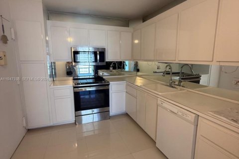 Снять в аренду квартиру в Майами-Бич, Флорида 2 спальни, 140.75м2, № 2003528 - фото 6