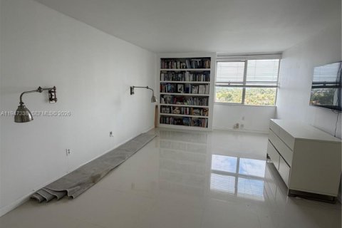 Снять в аренду квартиру в Майами-Бич, Флорида 2 спальни, 140.75м2, № 2003528 - фото 8