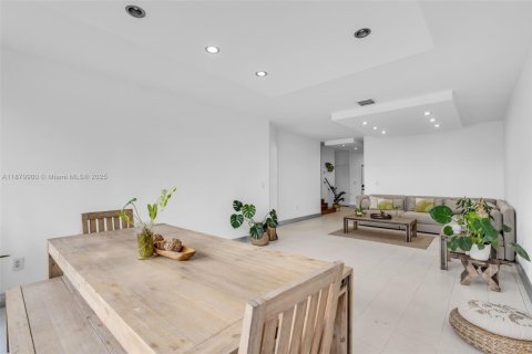 Купить виллу или дом в Дорал, Флорида 4 спальни, 213.95м2, № 1931527 - фото 6