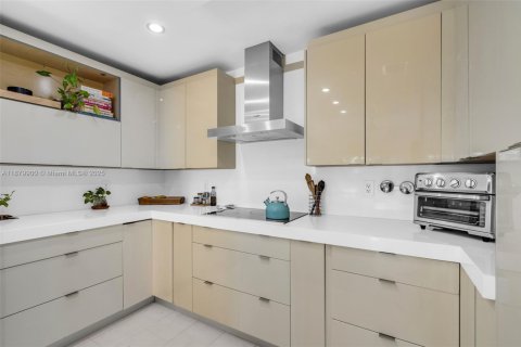Купить виллу или дом в Дорал, Флорида 4 спальни, 213.95м2, № 1931527 - фото 8
