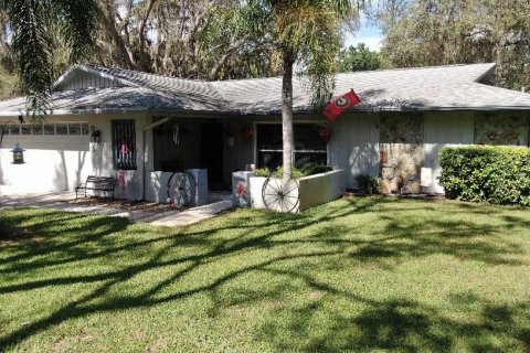 House in New Port Richey, Florida 2 bedrooms, 145.3 sq.m. № 1885645 - photo 2