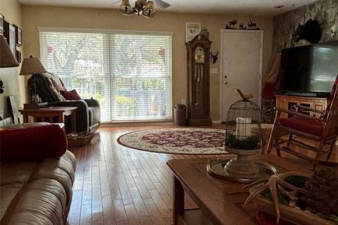 House in New Port Richey, Florida 2 bedrooms, 145.3 sq.m. № 1885645 - photo 13