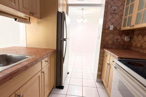 Copropriété à louer à Miami, Floride: 2 chambres, 92.9 m2 № 2240860 - photo 10