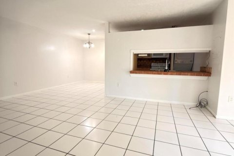 Copropriété à louer à Miami, Floride: 2 chambres, 92.9 m2 № 2240860 - photo 17