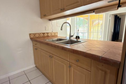 Copropriété à louer à Miami, Floride: 2 chambres, 92.9 m2 № 2240860 - photo 12
