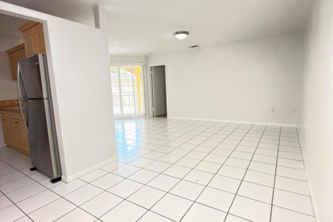Copropriété à louer à Miami, Floride: 2 chambres, 92.9 m2 № 2240860 - photo 15
