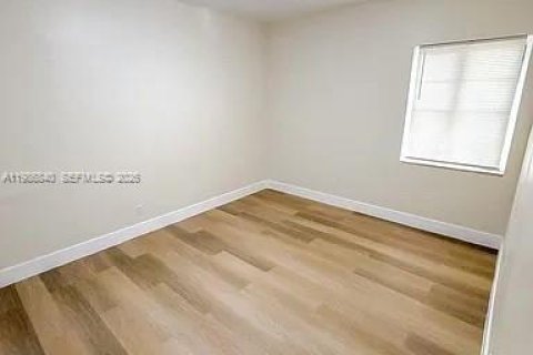 Casa en alquiler en North Miami, Florida, 3 dormitorios, 177.91 m2 № 2044979 - foto 5