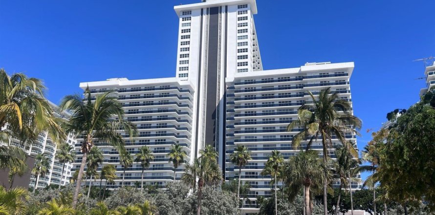 Condo in Fort Lauderdale, Florida, 2 bedrooms  № 2429798