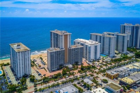 Condo in Fort Lauderdale, Florida, 2 bedrooms  № 2429798 - photo 3