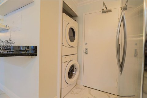 Condo in Fort Lauderdale, Florida, 2 bedrooms  № 2429798 - photo 14