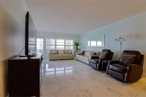 Condo in Fort Lauderdale, Florida, 2 bedrooms  № 2429798 - photo 8
