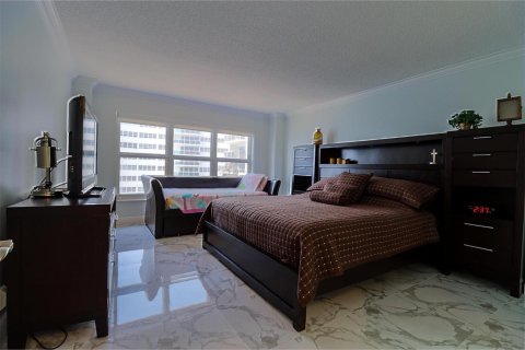 Condo in Fort Lauderdale, Florida, 2 bedrooms  № 2429798 - photo 20