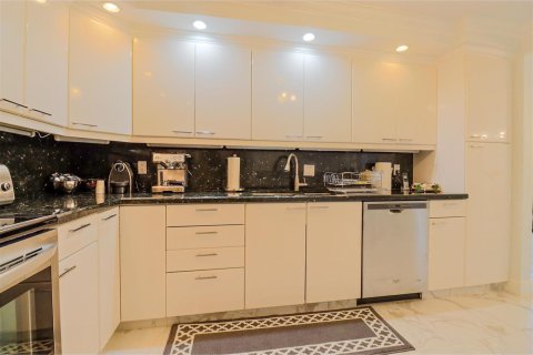Condo in Fort Lauderdale, Florida, 2 bedrooms  № 2429798 - photo 13
