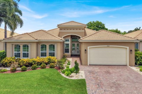 House in Boynton Beach, Florida 4 bedrooms, 256.6 sq.m. № 2185421