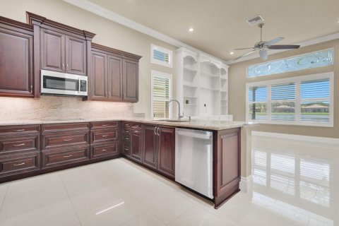 House in Boynton Beach, Florida 4 bedrooms, 256.6 sq.m. № 2185421 - photo 13