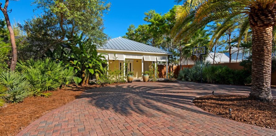 House in Miramar Beach, Florida 3 bedrooms, 154.59 sq.m. № 558827