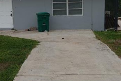 House in Okeechobee, Florida 3 bedrooms, 178.84 sq.m. № 2224816 - photo 17