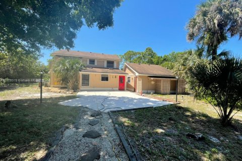 House in St. Lucie, Florida 3 bedrooms, 122.63 sq.m. № 1691955 - photo 1