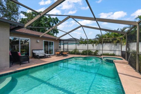 House in Saint Petersburg, Florida 3 bedrooms, 174.01 sq.m. № 1811024 - photo 14