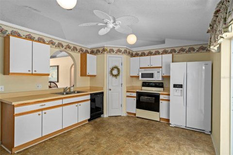 House in Spring Hill, Florida 3 bedrooms, 125.33 sq.m. № 1856693 - photo 9