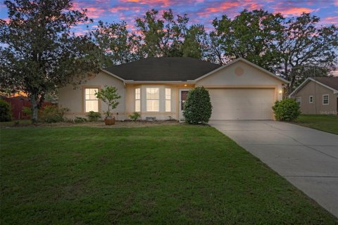 House in Spring Hill, Florida 3 bedrooms, 125.33 sq.m. № 1856693 - photo 1