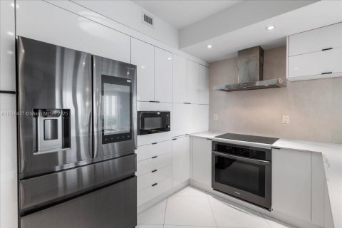 Condo in Sunny Isles Beach, Florida, 3 bedrooms № 2091241 - photo 29