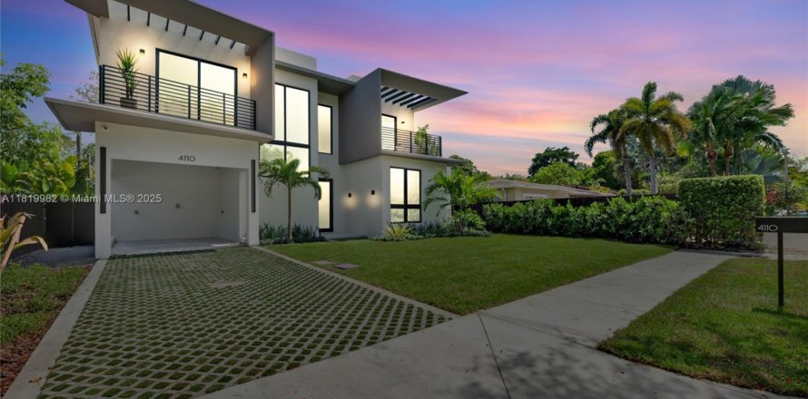 Villa ou maison à Miami, Floride 5 chambres, 401.8 m2 № 1777831