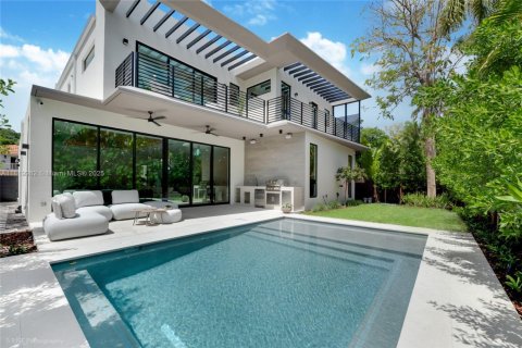 Villa ou maison à vendre à Miami, Floride: 5 chambres, 401.8 m2 № 1777831 - photo 30