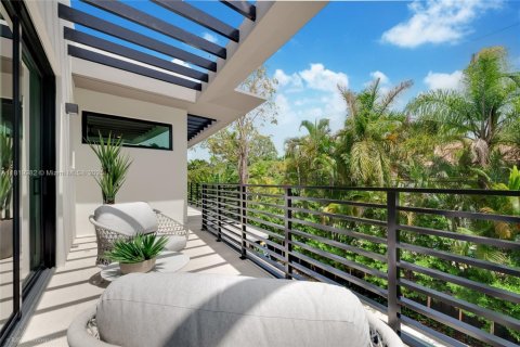 Villa ou maison à vendre à Miami, Floride: 5 chambres, 401.8 m2 № 1777831 - photo 18