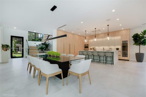 Villa ou maison à vendre à Miami, Floride: 5 chambres, 401.8 m2 № 1777831 - photo 6