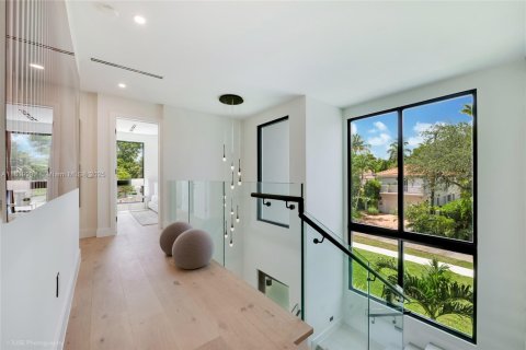 Villa ou maison à vendre à Miami, Floride: 5 chambres, 401.8 m2 № 1777831 - photo 12